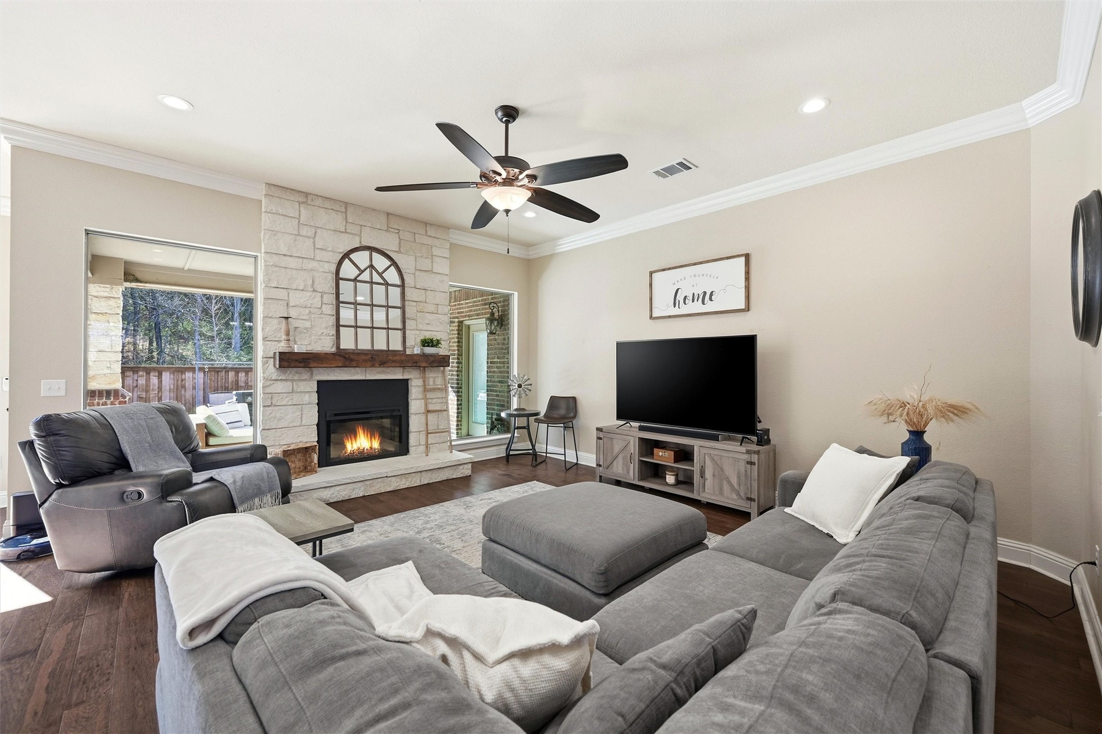 21 Lone Oak Boulevard Pottsboro TX 75076