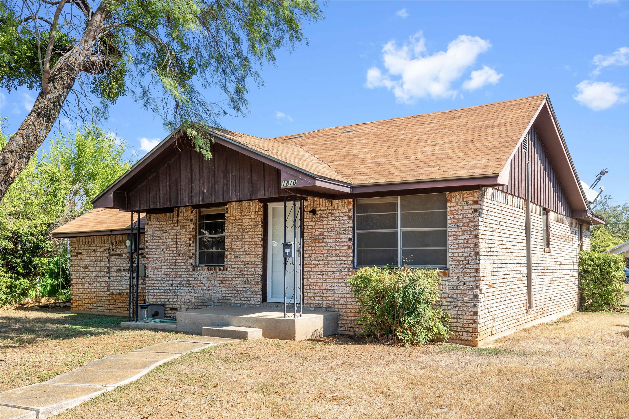 1810 9th Street Brownwood TX 76801