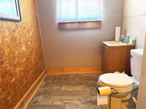 604 W 11th Street Quanah TX 79252