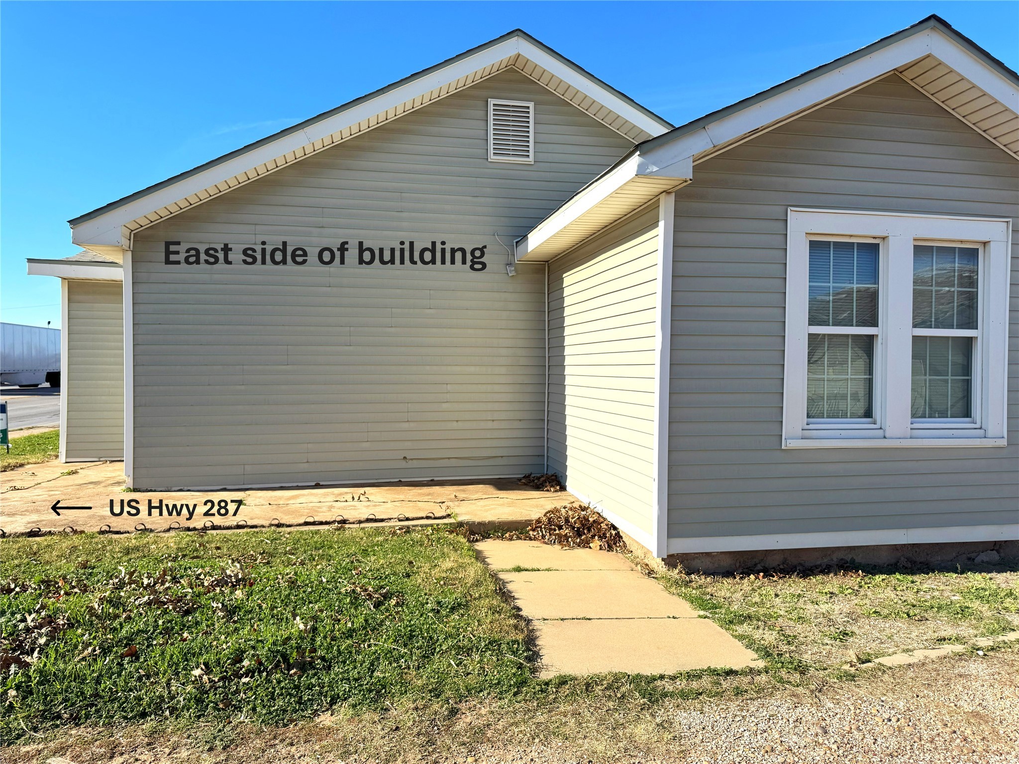 604 W 11th Street Quanah TX 79252