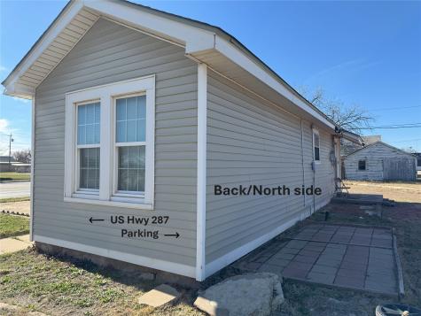 604 W 11th Street Quanah TX 79252