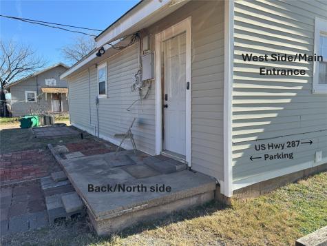 604 W 11th Street Quanah TX 79252