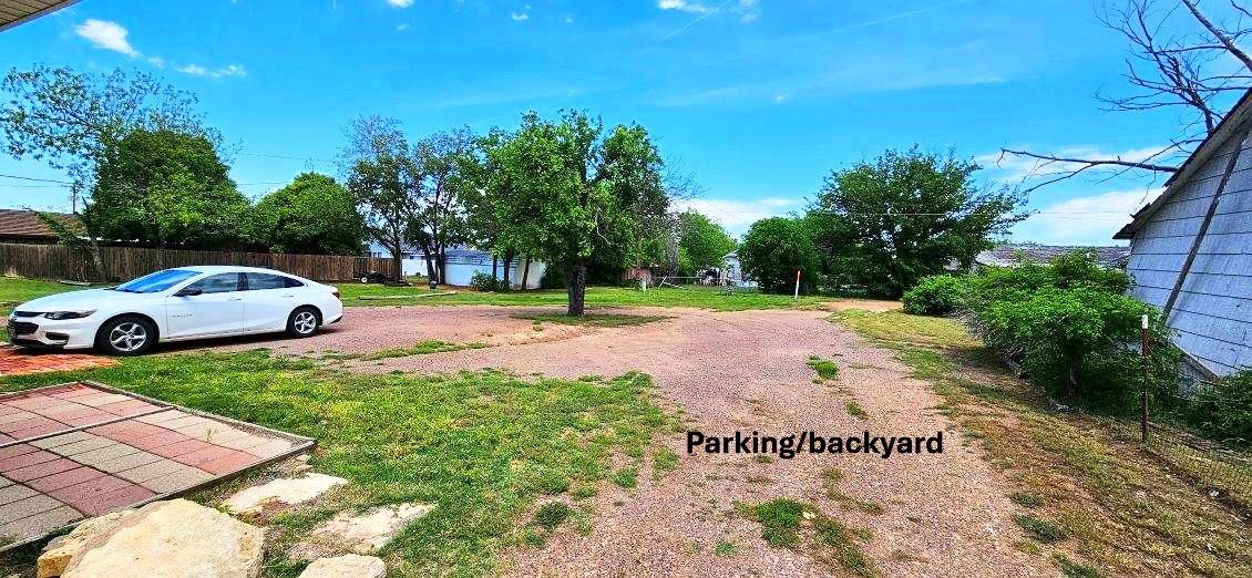 604 W 11th Street Quanah TX 79252