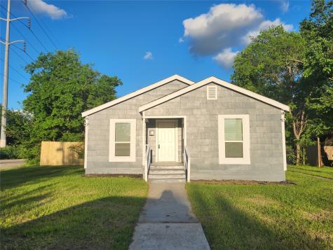 1001 S Haynes Avenue Fort Worth TX 76105