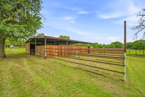 621 County Road 484 Stephenville TX 76401