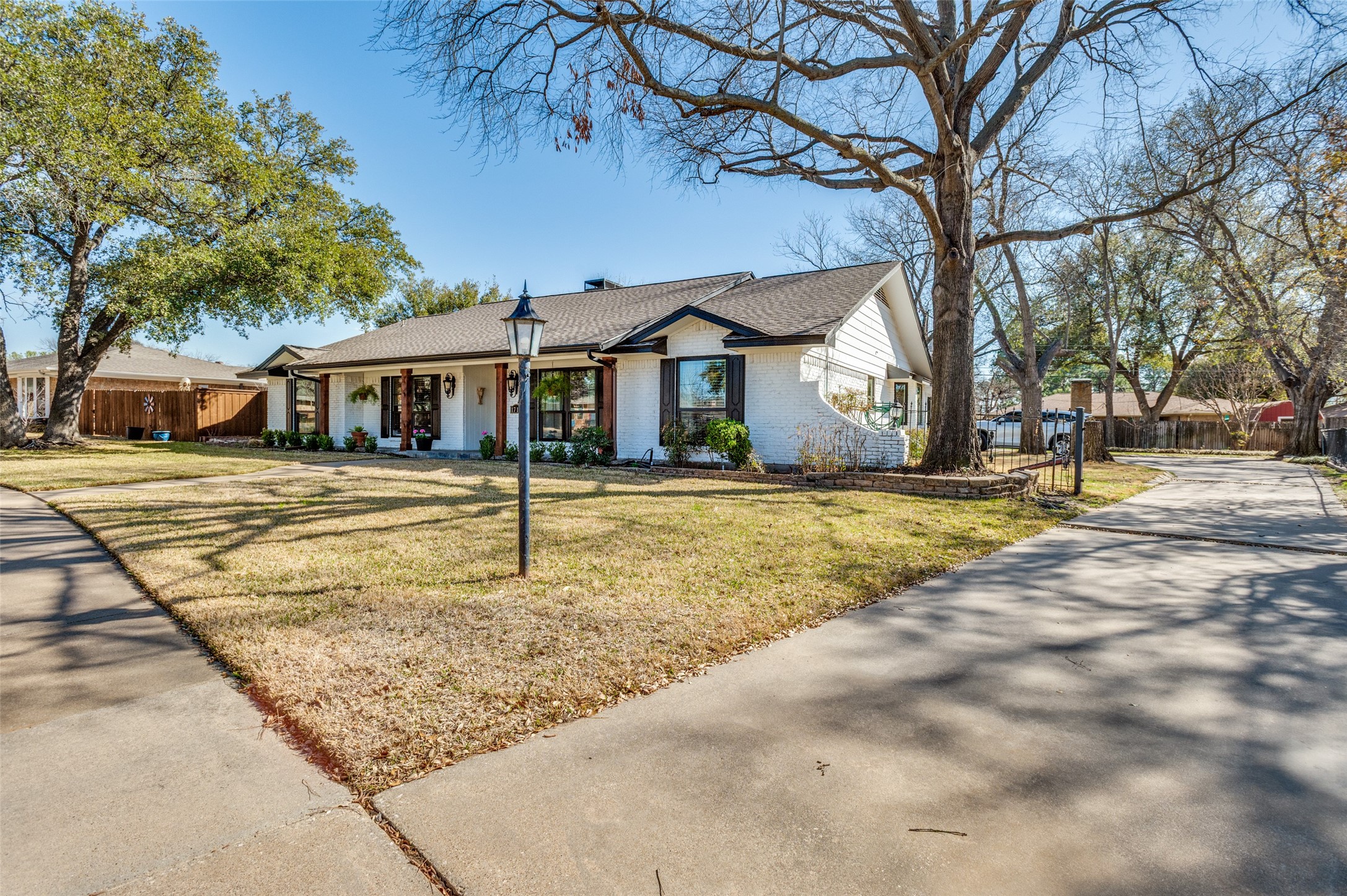 1710 N Dickerson Pantego TX 76013