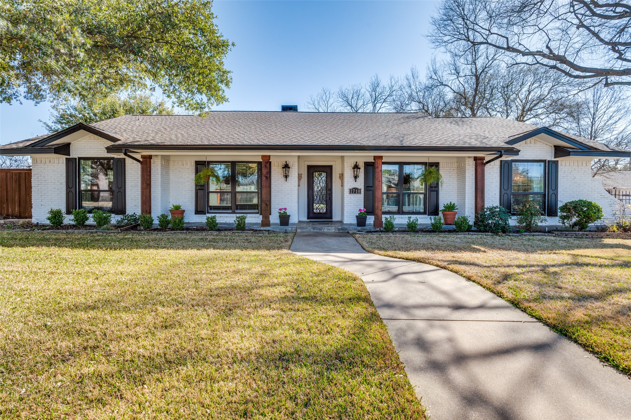 1710 N Dickerson Pantego TX 76013