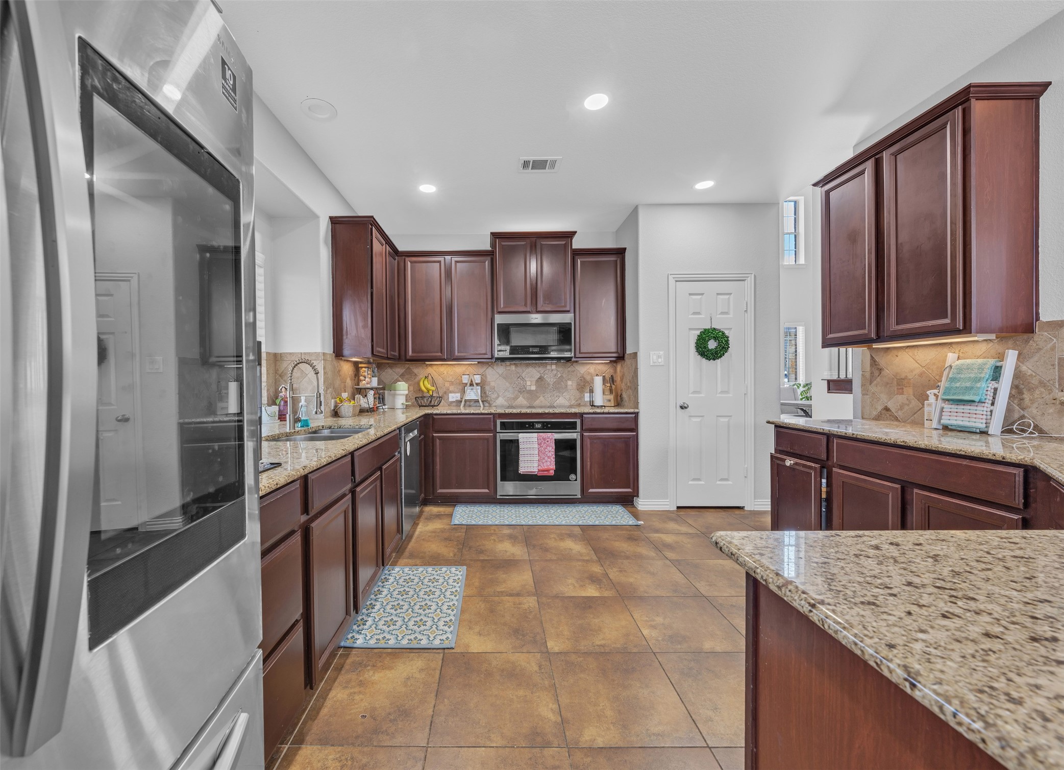 943 Mimosa Court Burleson TX 76028
