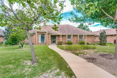 1114 Stonewall Street Garland TX 75043