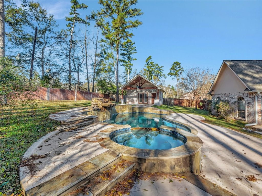 1904 Loblolly Lane Lufkin TX 75904