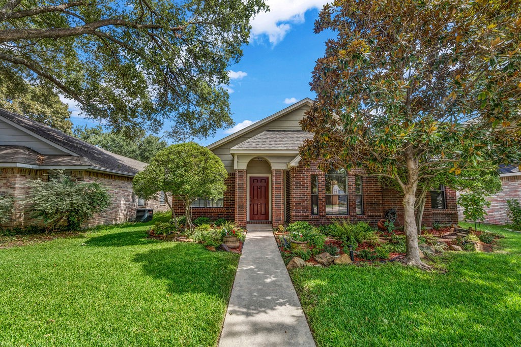 803 Park View Avenue Mckinney TX 75072