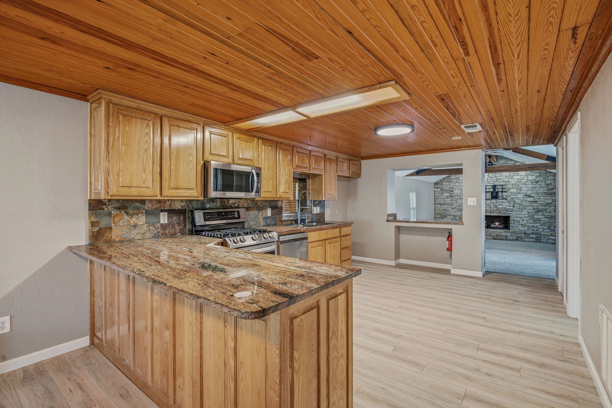 405 S Hannaford Street Granbury TX 76048