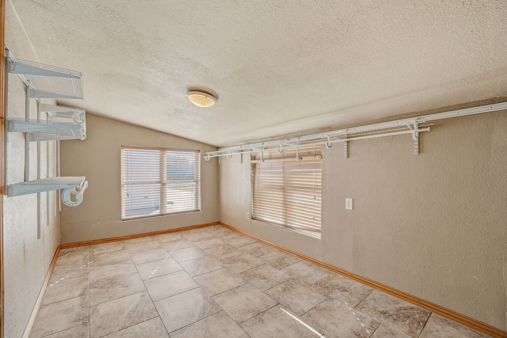 405 S Hannaford Street Granbury TX 76048