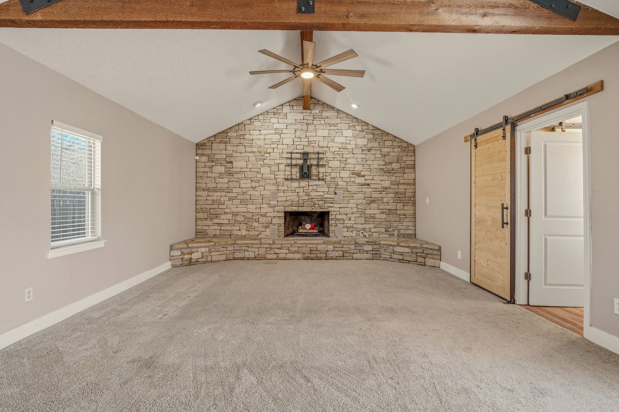 405 S Hannaford Street Granbury TX 76048