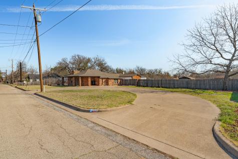 405 S Hannaford Street Granbury TX 76048