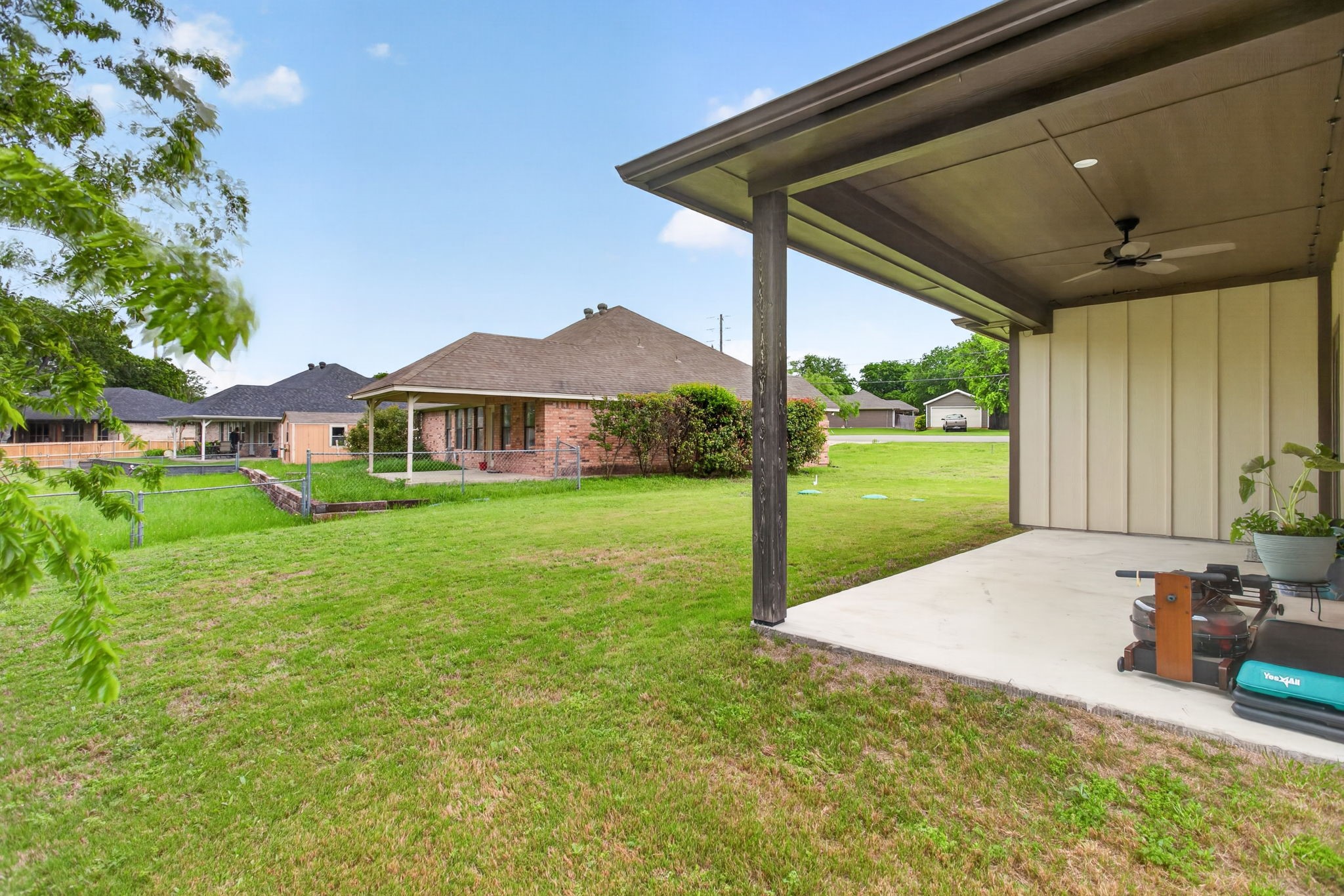 1311 E Apache Trail Granbury TX 76048