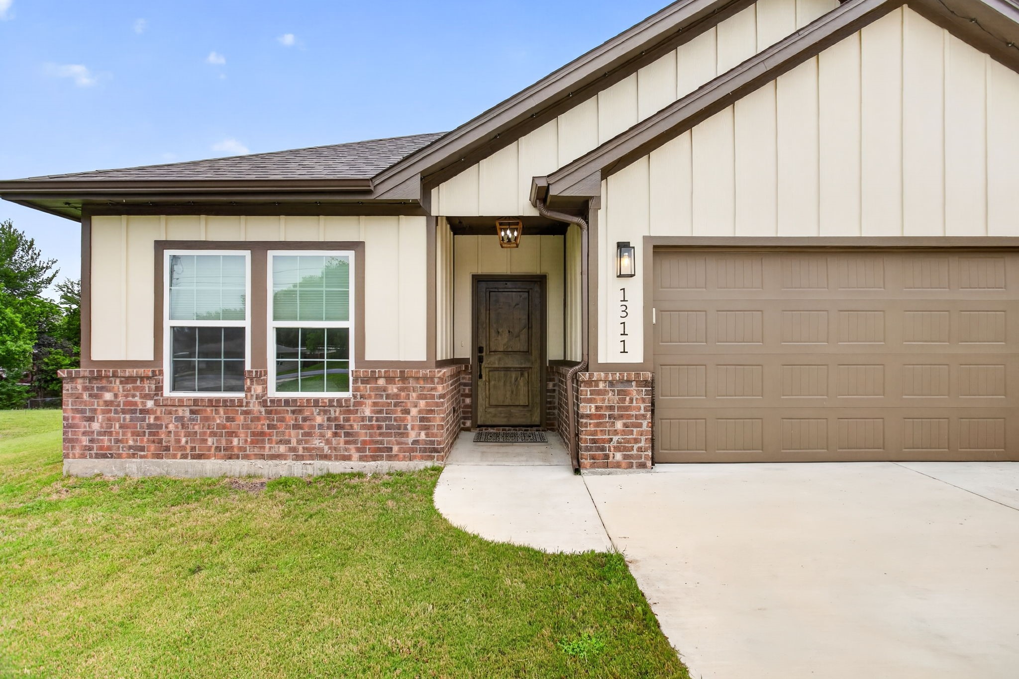 1311 E Apache Trail Granbury TX 76048