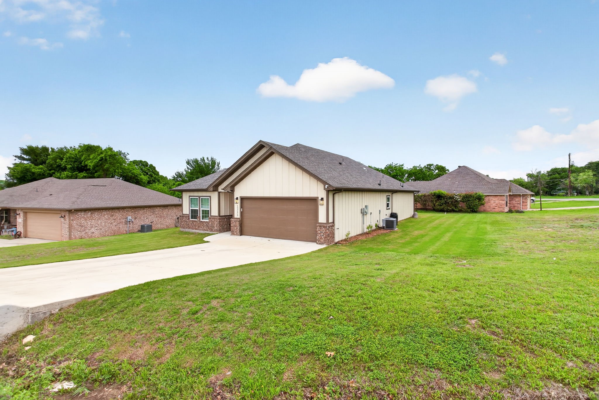 1311 E Apache Trail Granbury TX 76048