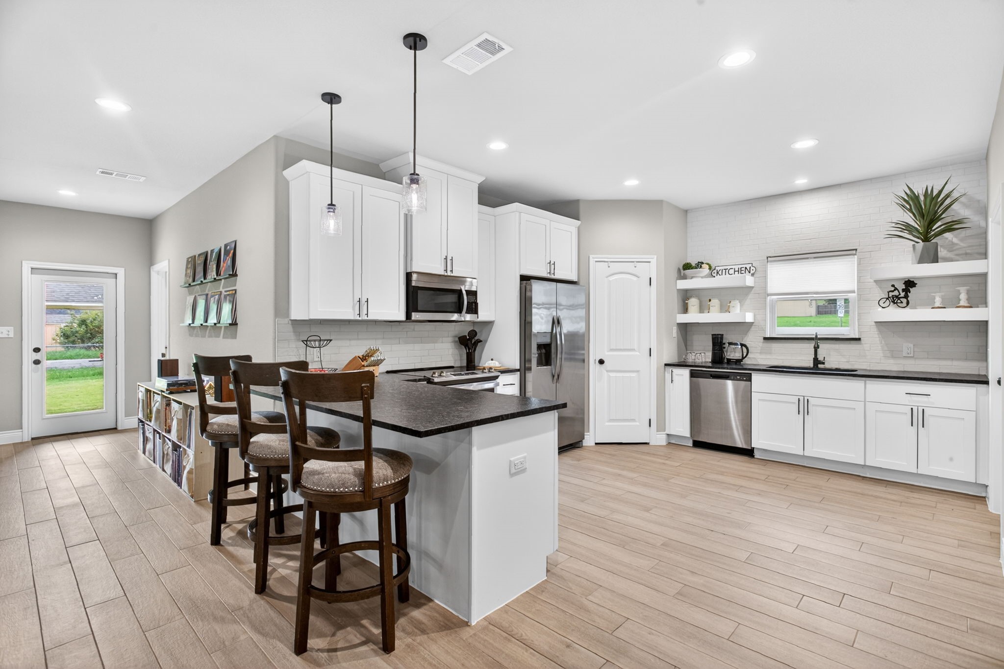 1311 E Apache Trail Granbury TX 76048