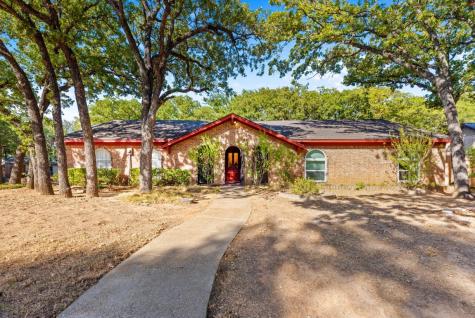 2834 Summerdale Drive Hurst TX 76054