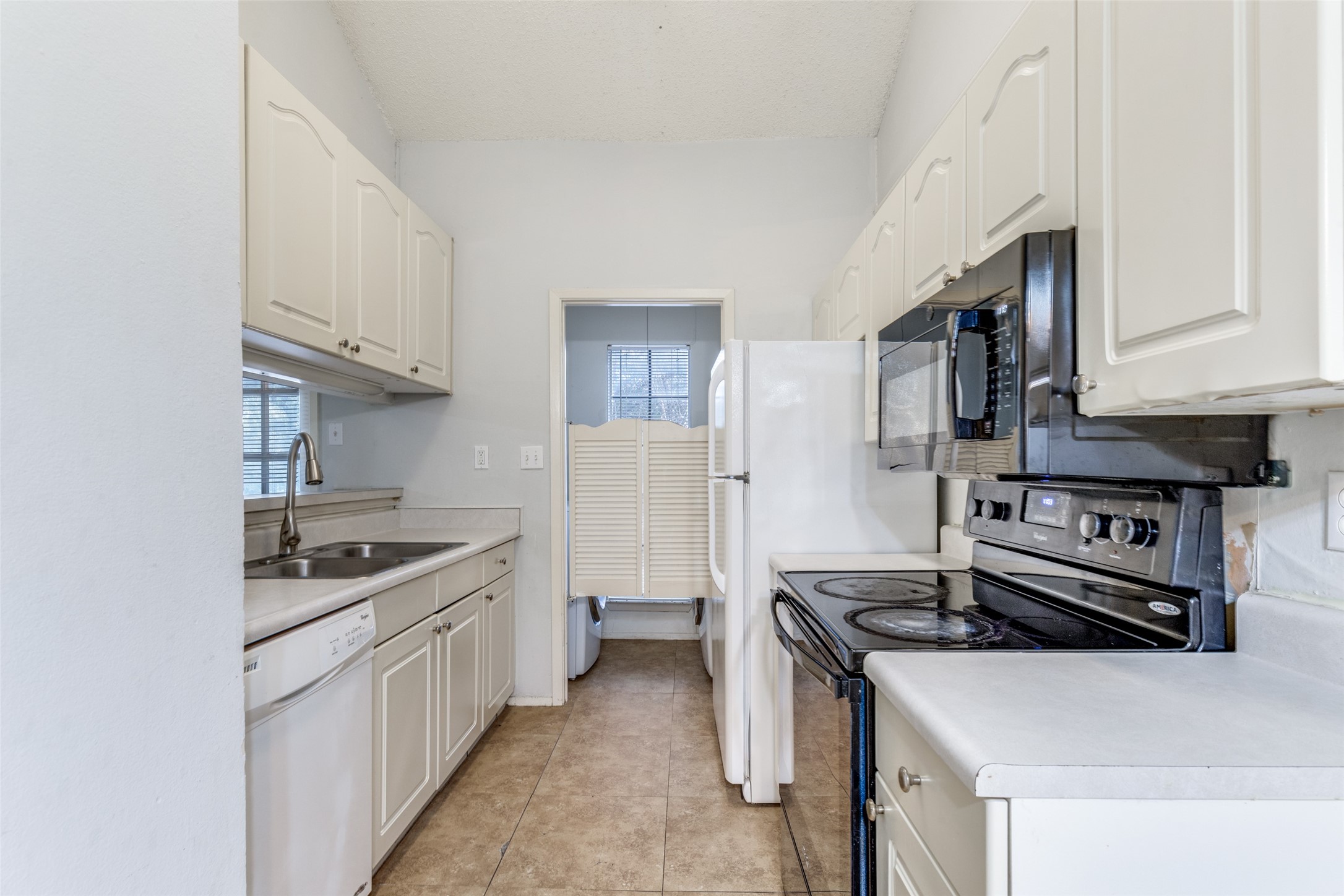 5981 Arapaho Dallas TX 75248