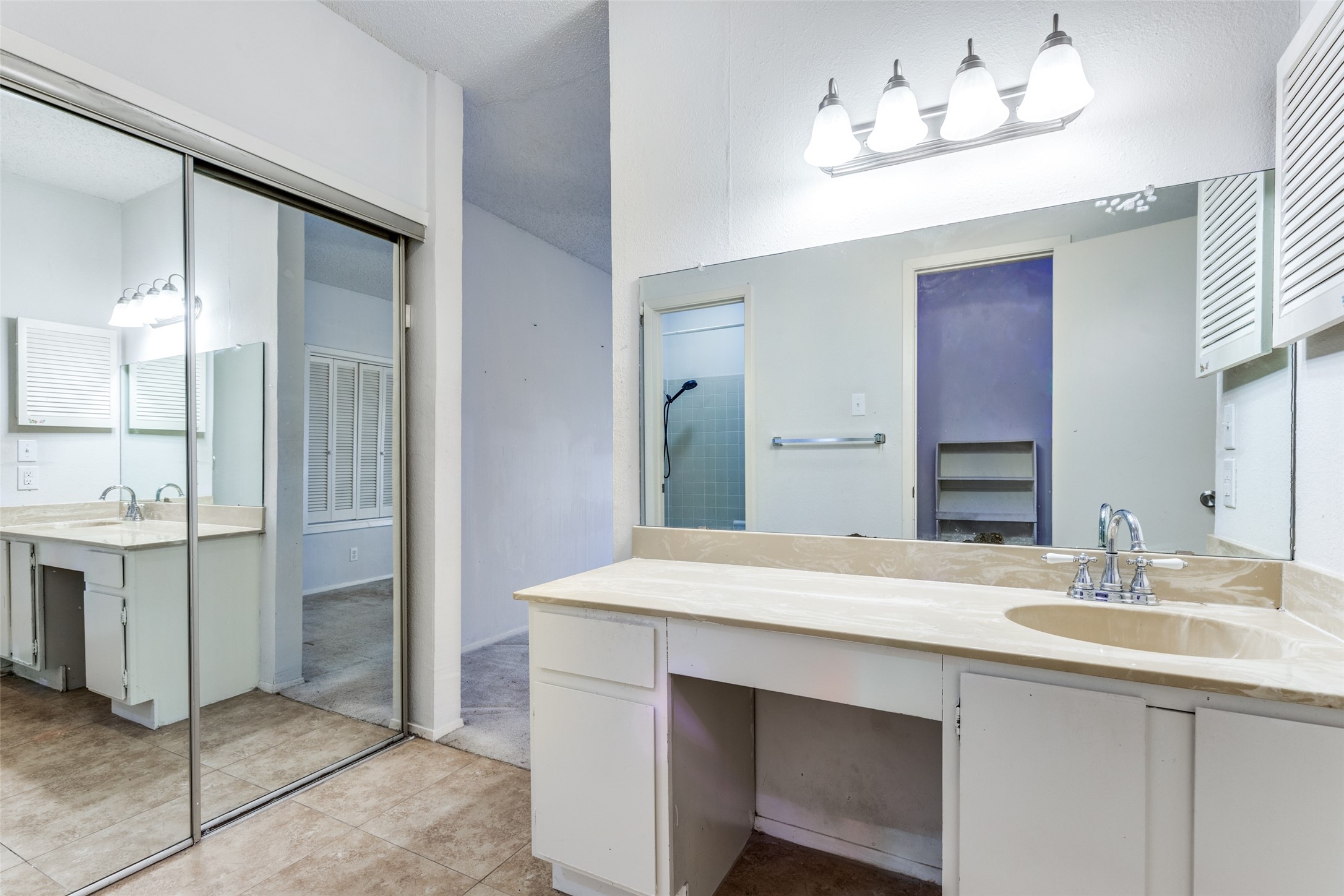 5981 Arapaho Dallas TX 75248