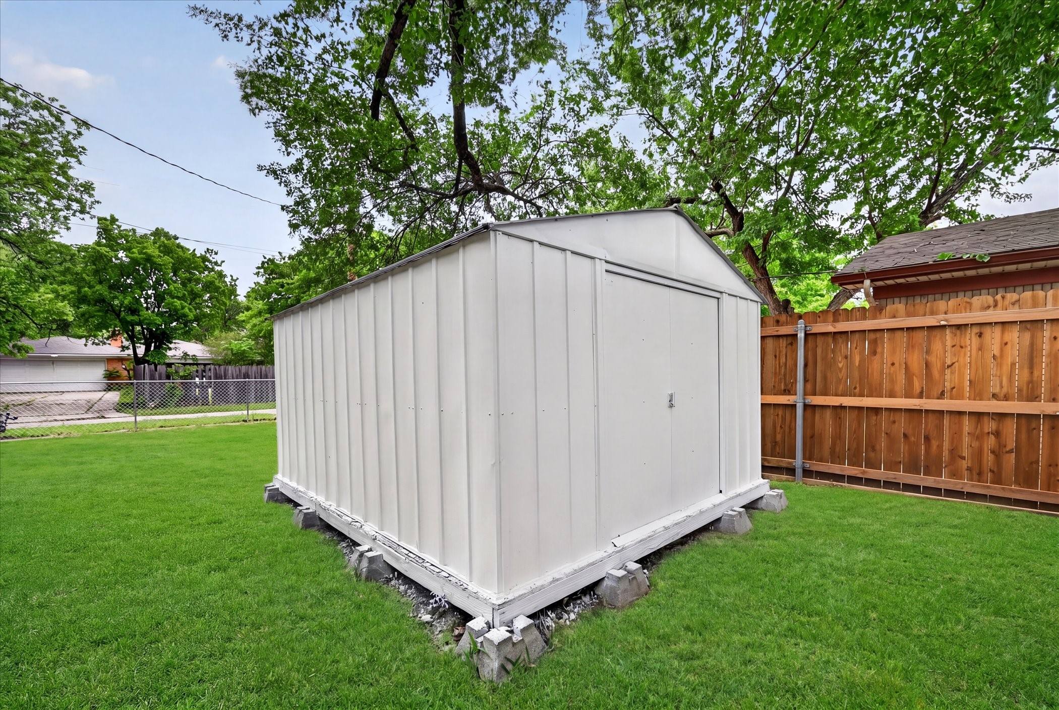 2507 Foxcroft Circle Denton TX 76209