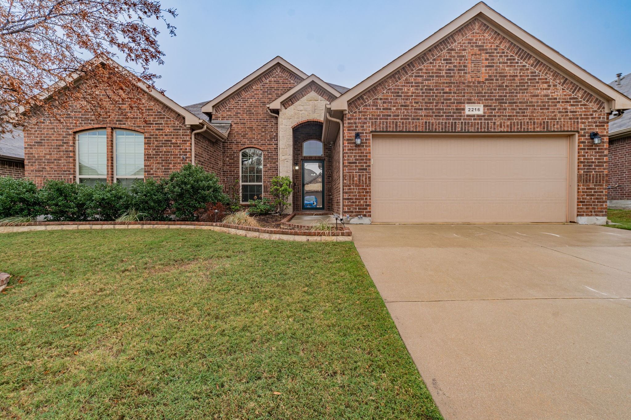 2216 Rosalinda Pass Fort Worth TX 76131
