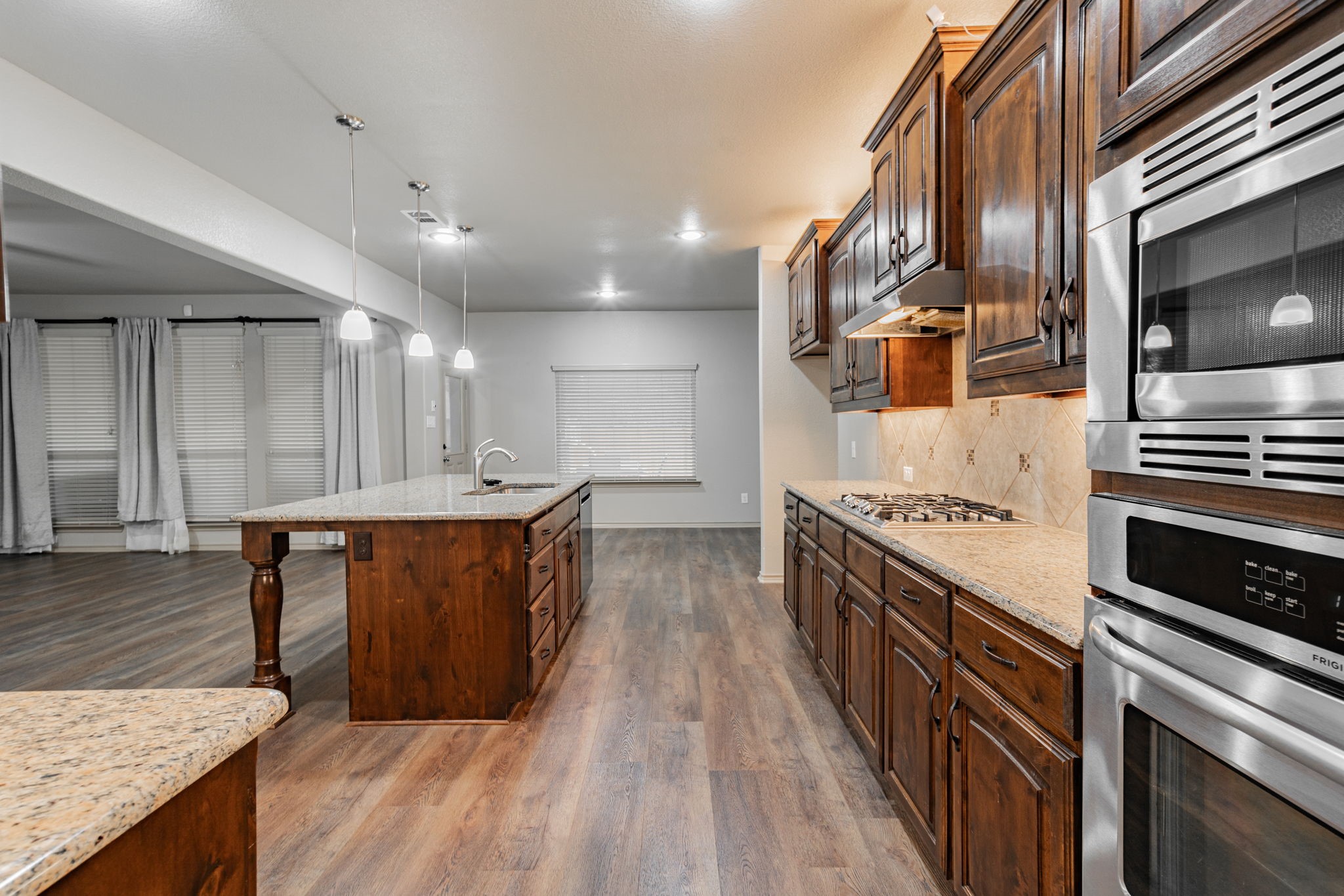 2216 Rosalinda Pass Fort Worth TX 76131