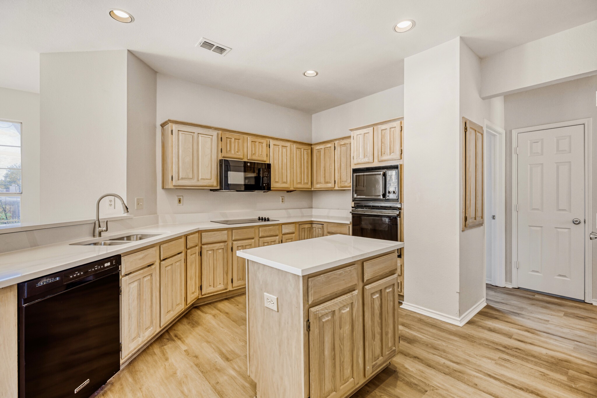 1514 Mission Ridge Trail Carrollton TX 75007