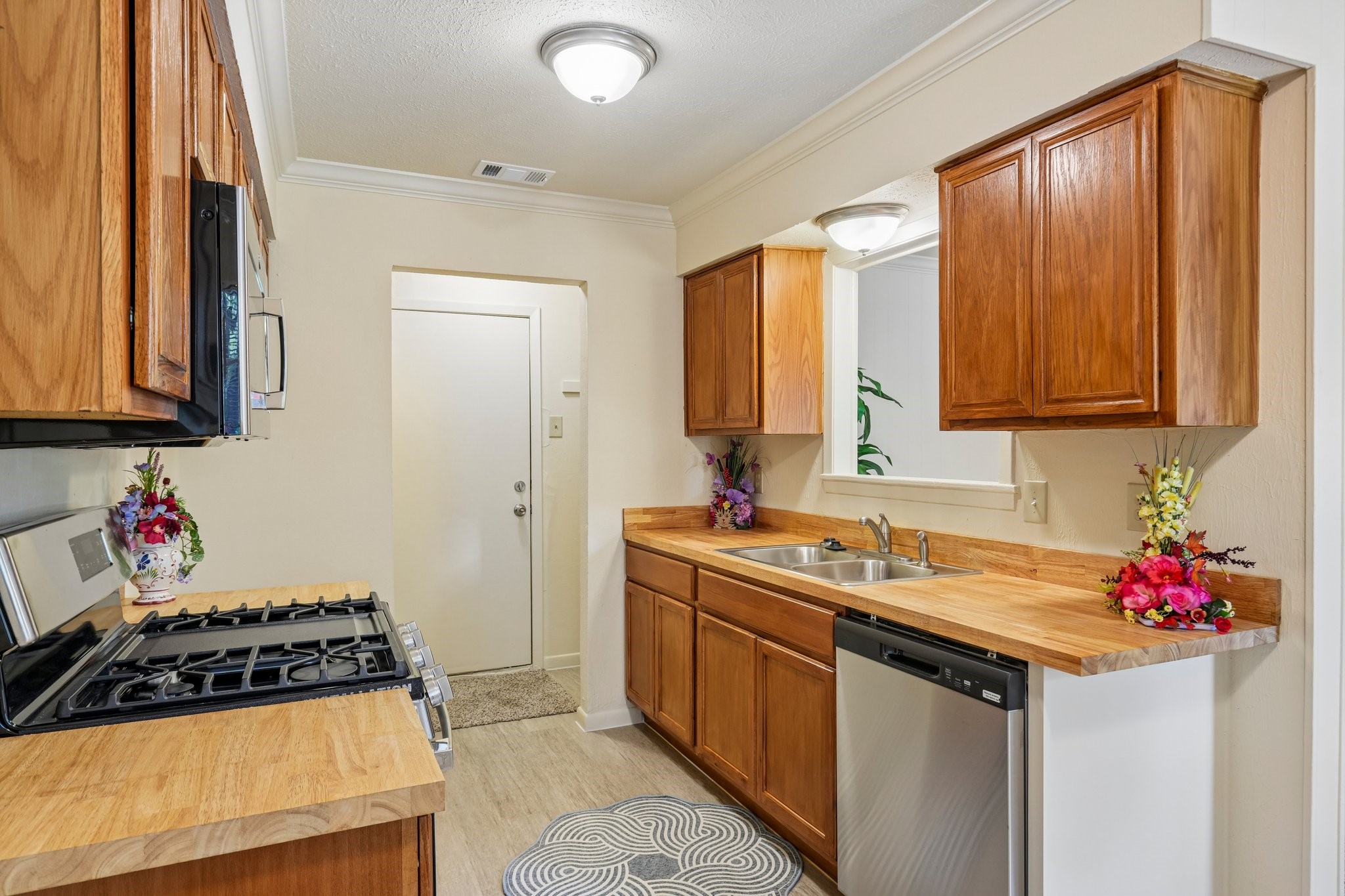 4106 Justice Lane Garland TX 75042
