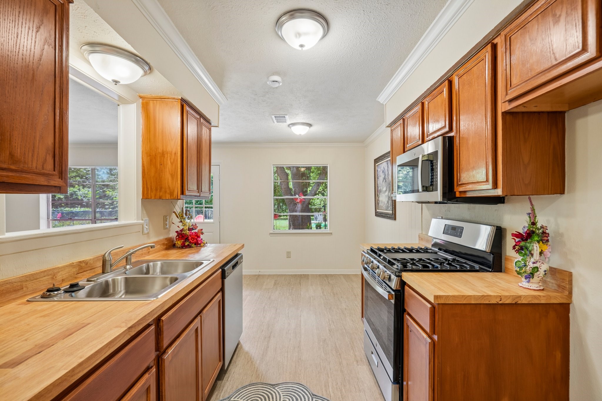 4106 Justice Lane Garland TX 75042