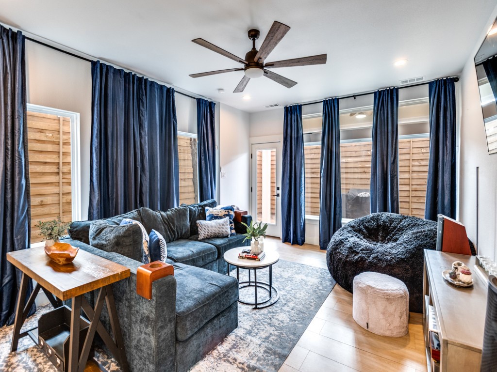 1960 Toronto Street Dallas TX 75212