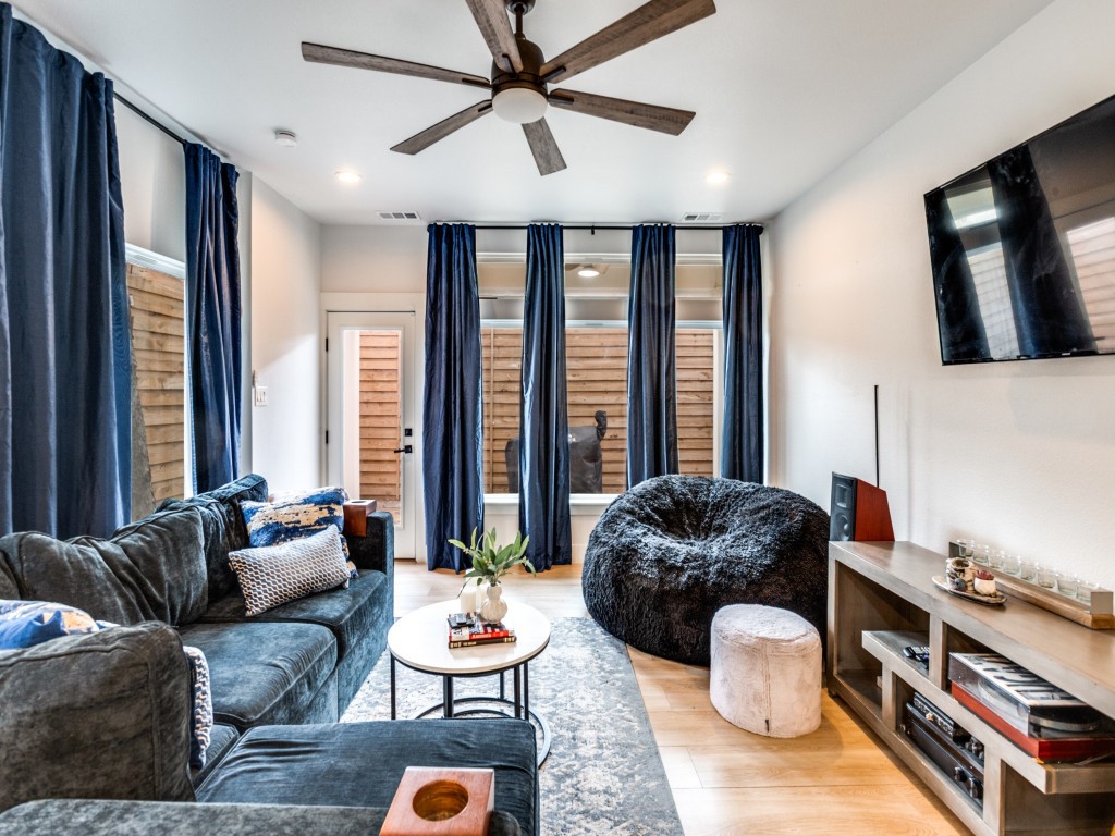 1960 Toronto Street Dallas TX 75212