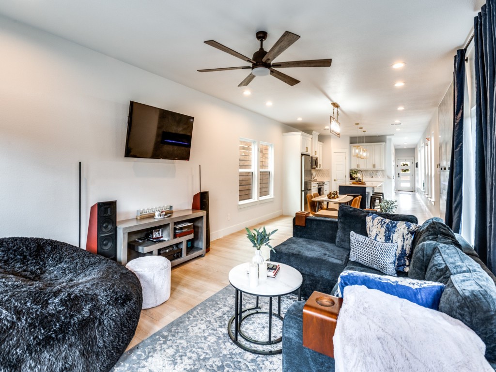 1960 Toronto Street Dallas TX 75212