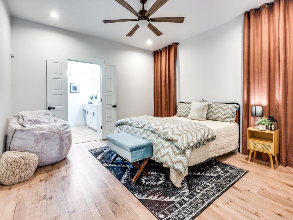1960 Toronto Street Dallas TX 75212