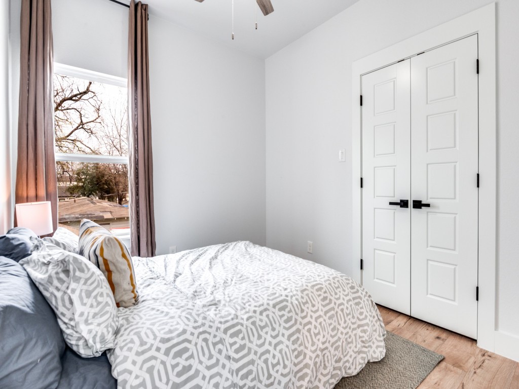 1960 Toronto Street Dallas TX 75212