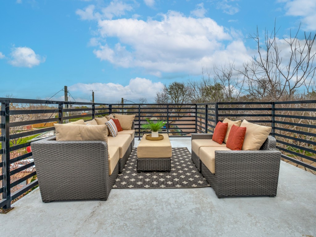 1960 Toronto Street Dallas TX 75212