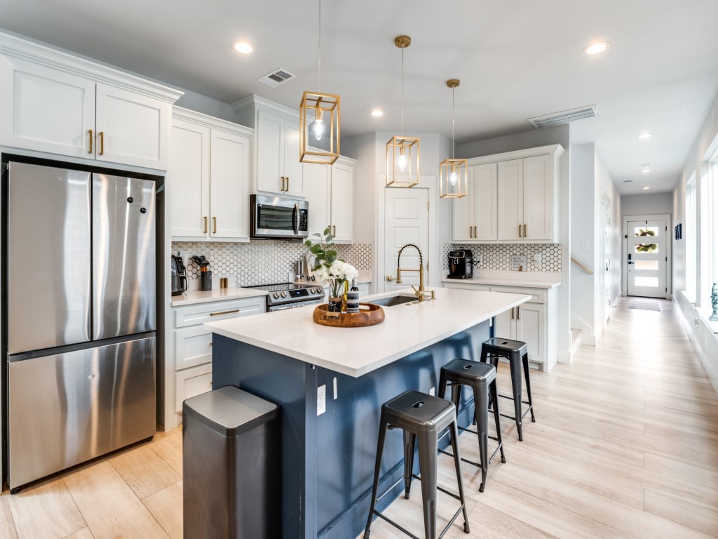 1960 Toronto Street Dallas TX 75212