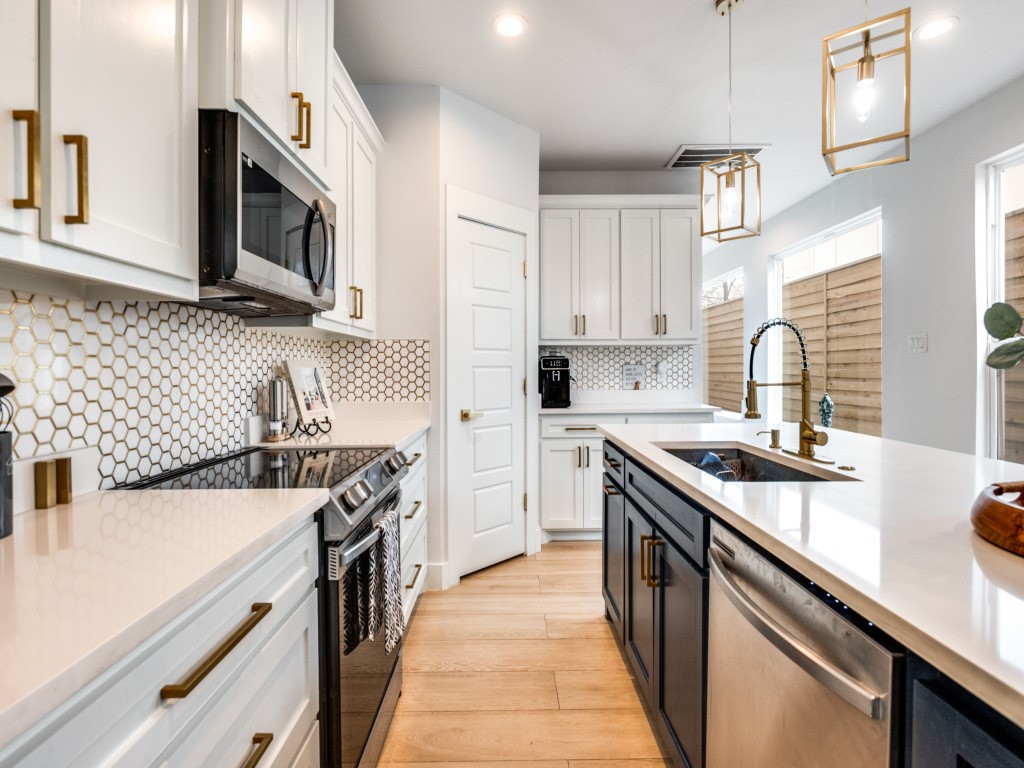 1960 Toronto Street Dallas TX 75212