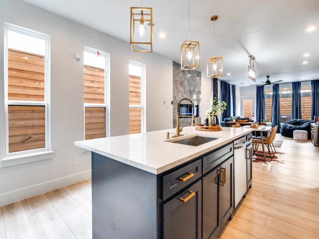 1960 Toronto Street Dallas TX 75212