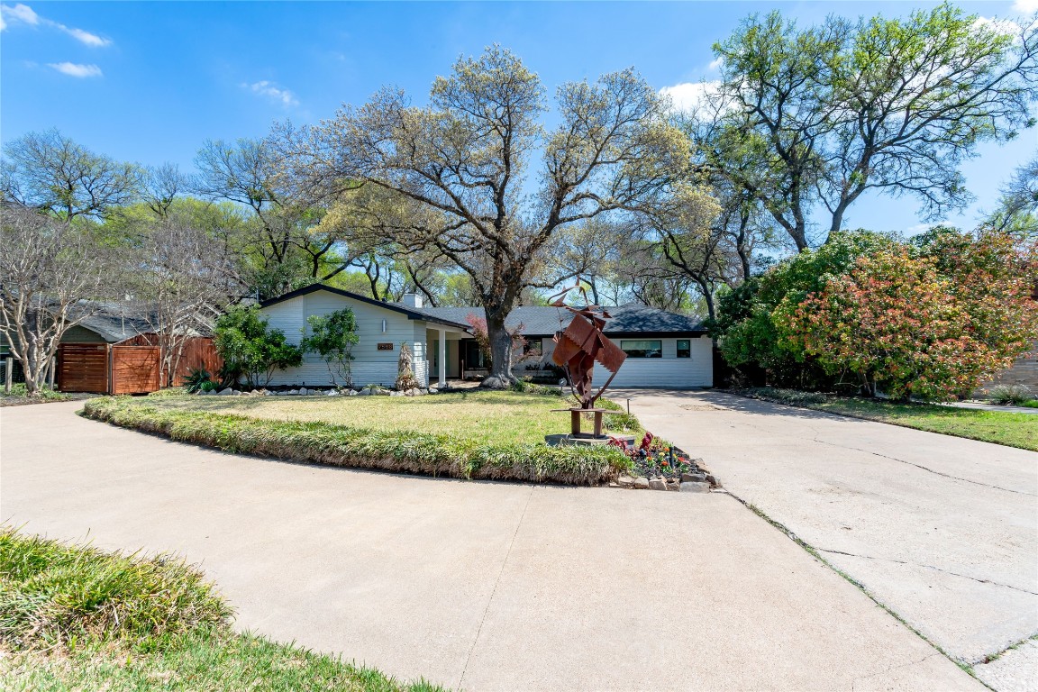 9568 Ash Creek Drive Dallas TX 75228