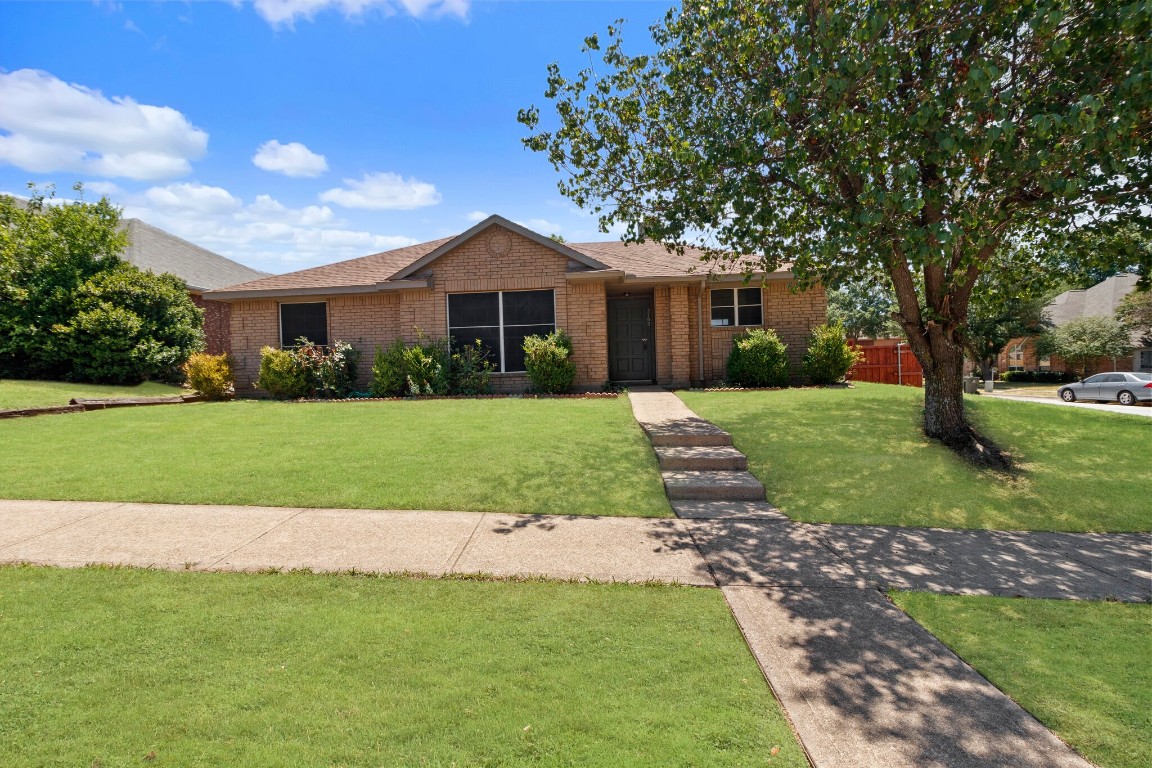 2102 Cedarwood Drive Garland TX 75040