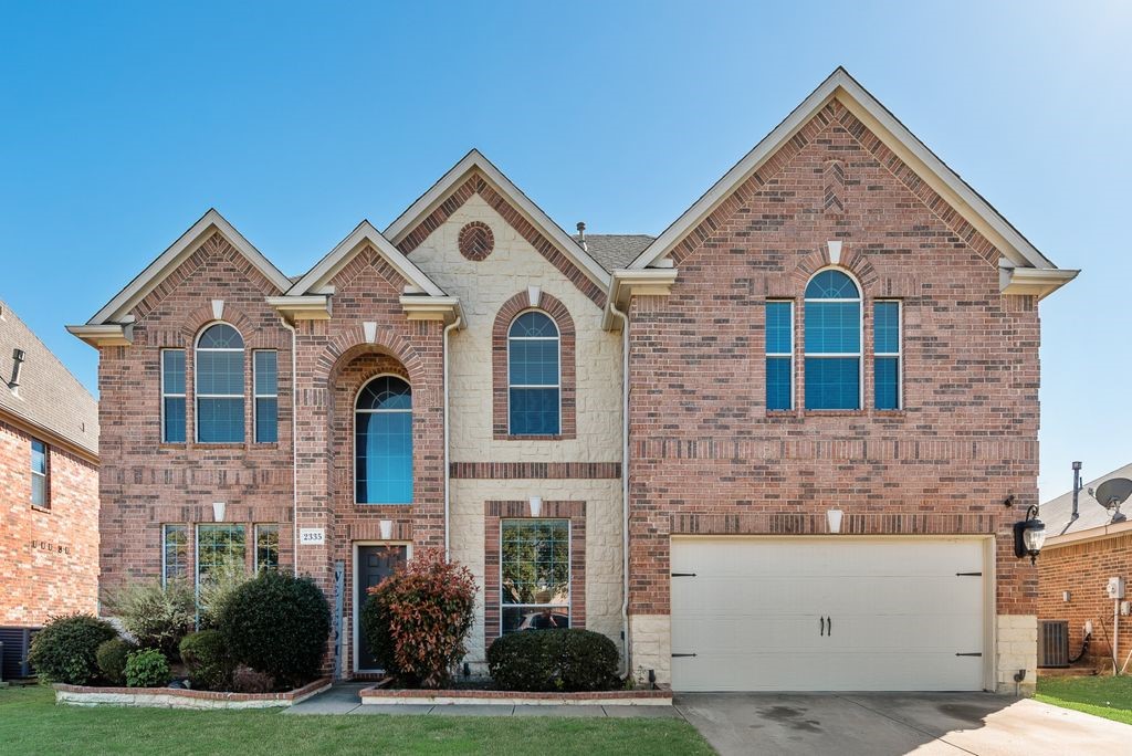 2335 Clark Trail Grand Prairie TX 75052