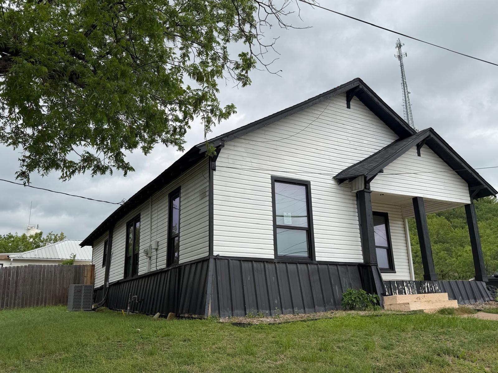 915 NE 1st Street Mineral Wells TX 76067