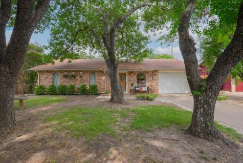 118 Fernwood Place Lewisville TX 75067