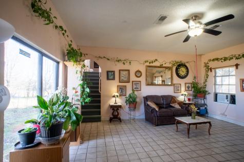 1025 S Belknap Street Mexia TX 76667