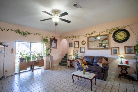 1025 S Belknap Street Mexia TX 76667
