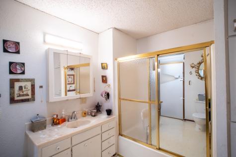 1025 S Belknap Street Mexia TX 76667