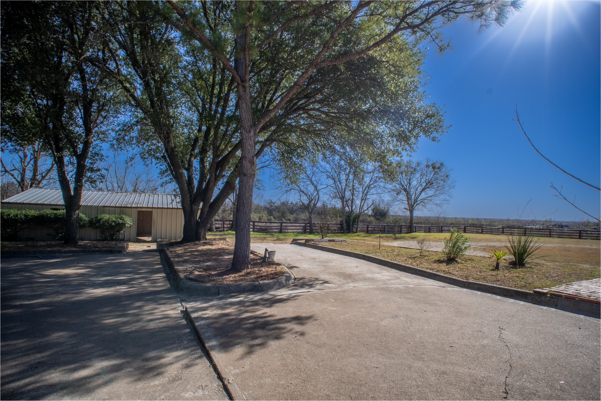 1025 S Belknap Street Mexia TX 76667